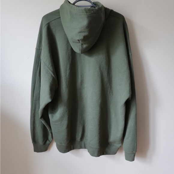 Green Graphic Hoodie with Horse and Rider Design Leave her wild - Picture 3 of 3